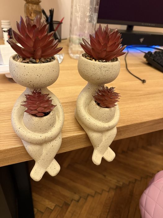 Ghiveci decorativ cu plante artificiale