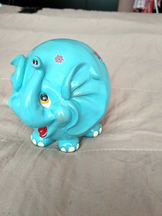 Касичка слонче за всички видове монети