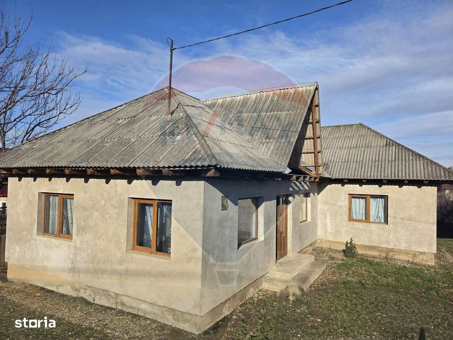 De vanzare casa solida cu teren generos si acces facil Lespezi Bacau