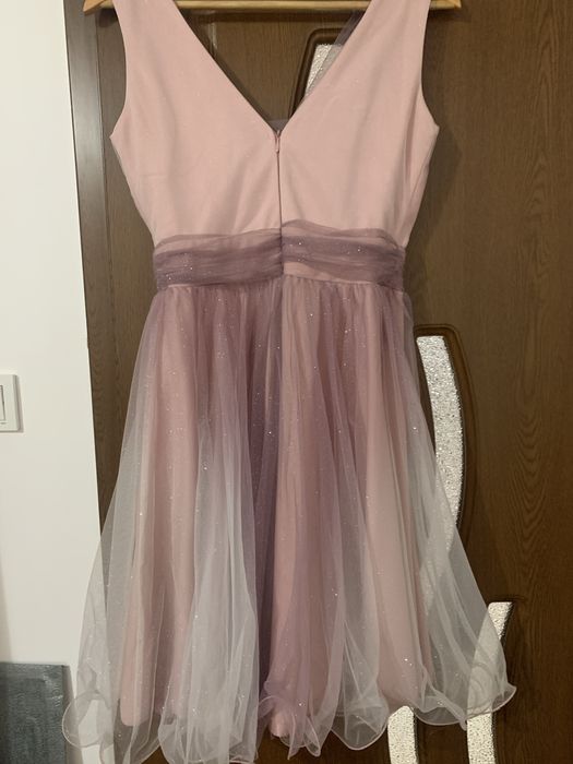 Къса официална рокля