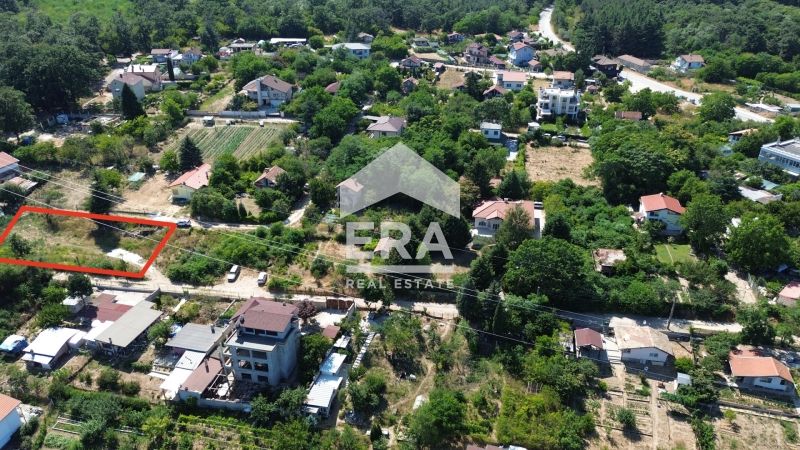 Ексклузивен урегулиран поземлен имот за продажба, с ток и вода, в м-т