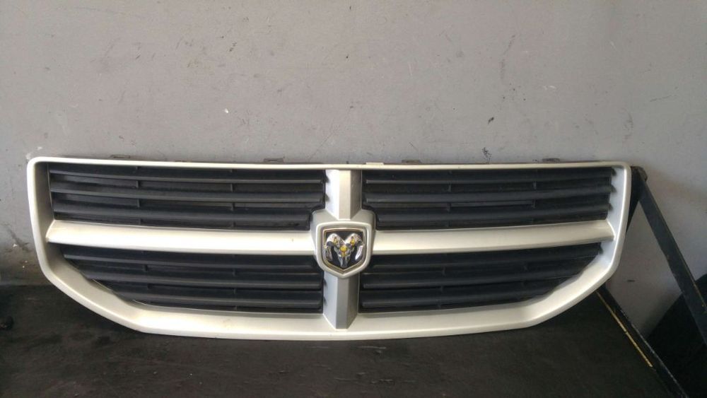 Grila fata radiator dodge caliber