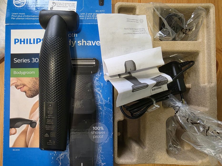 Тример Philips series 3000 BG3010, водоустойчив, 1 гребен за постав