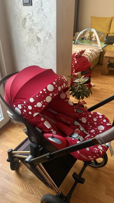Количка Cybex Priam  Jeremy Scott Petticoat. Лимитирана серия.