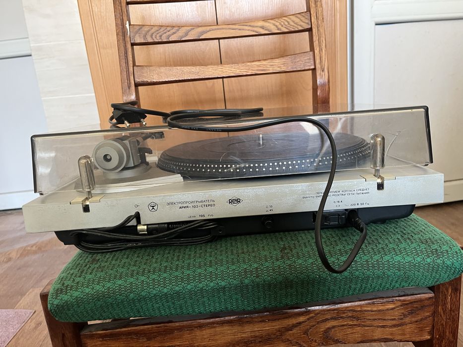 Виниловый проигрыватель