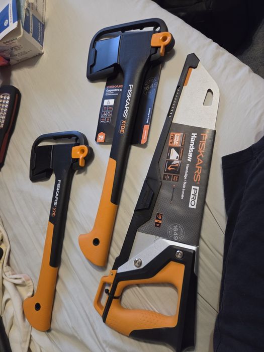 3 scule Fiskars la pachet