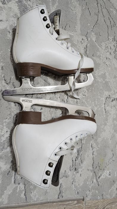 Коньки для фигурного катания