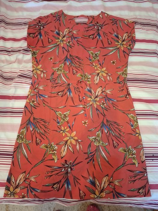 Нова рокля цвят корал