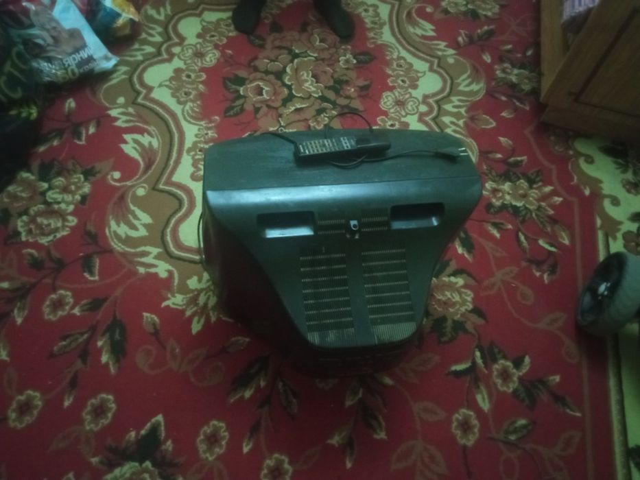 aiwa eski televizor yaxshi ishliydi HV-FX1 KER