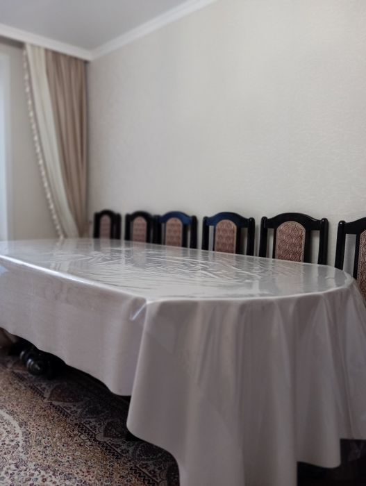 Стол со стульями