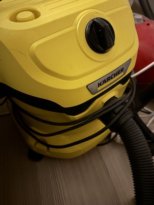Aspirator Karcher capacitate 15 L