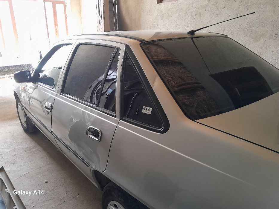 Nexie 1 sotiladi 2008 yil