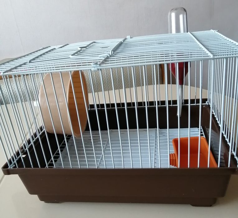 Клетка для хомяка, продам.