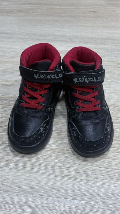 Детская обувь кроссовки