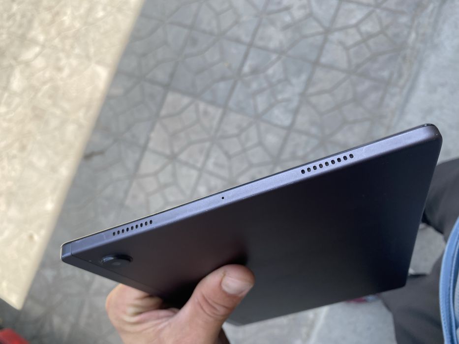 Planshet samsung tap a 8 srochna sotiladi