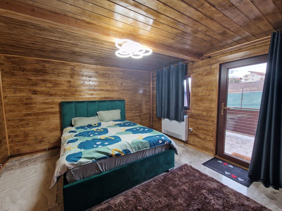 Închiriez cabana Daia noua