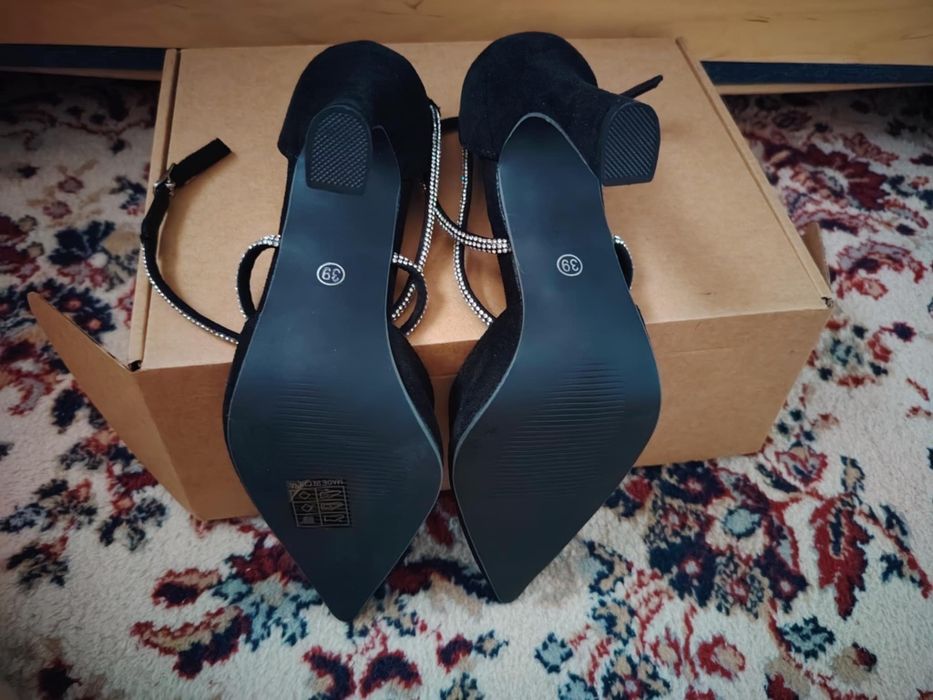 Официални обувки на ток