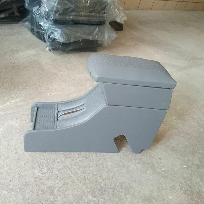 Мошинага бар сотилади