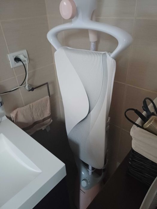 Vand aparat de calcat vertical Philips