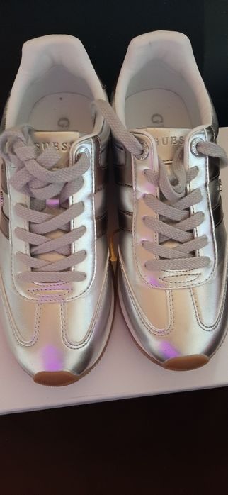 Сребристи сникърси Guess