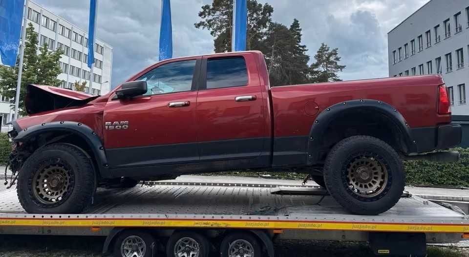 Dezmembrez RAM 1500 SLT 4X4 ∗5.7L V8 HEMi 2015