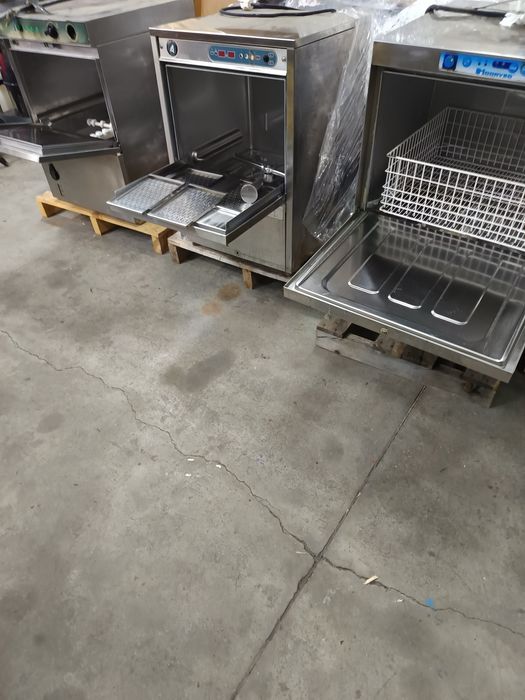 Професионални съдомиялни машини