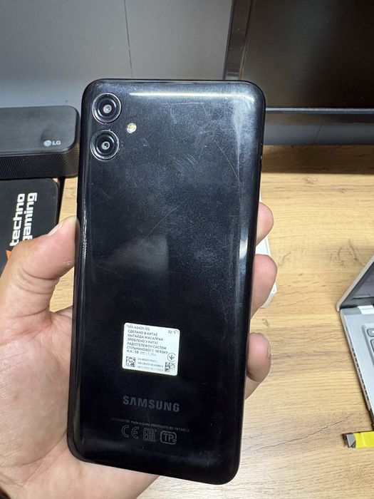 Samsung A04e 32 gb рабочтй , целый