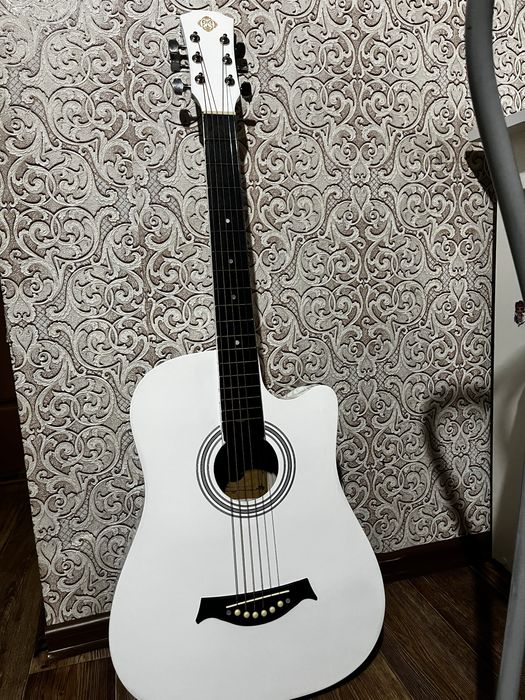 Гитара аукустическая