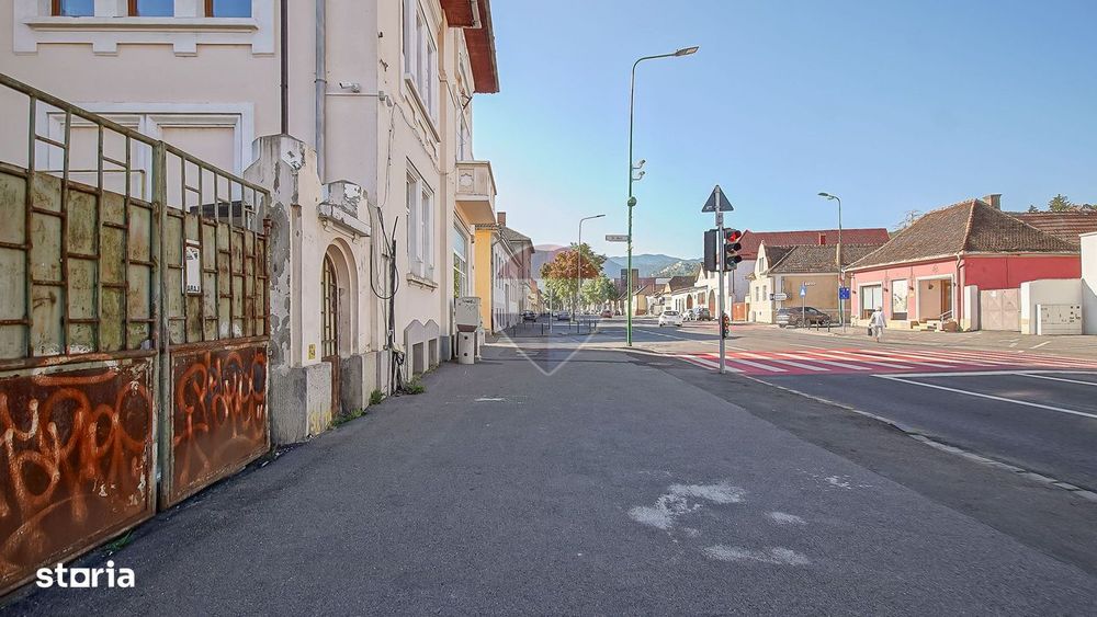 Oportunitate de investiţe ! Spaţiu comercial 120 mp, str Lungă 190