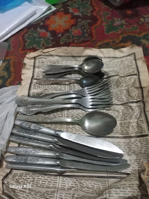 Ложки вилки ножики десертные продаю