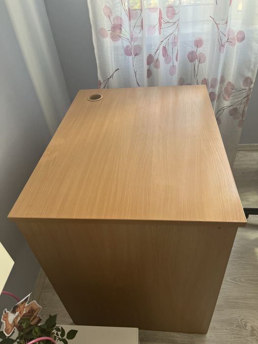 Продавам Бюро  80/60/75