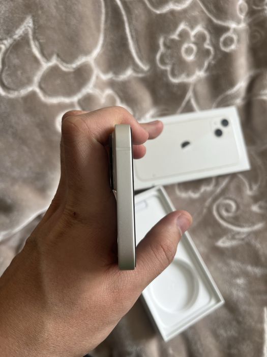 Продам айфон 13, 128 гб белый