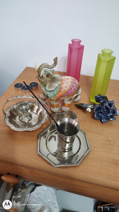 Vand diverse obiecte decor.