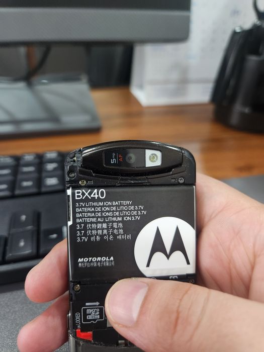 Motorola v 13 sotiladi