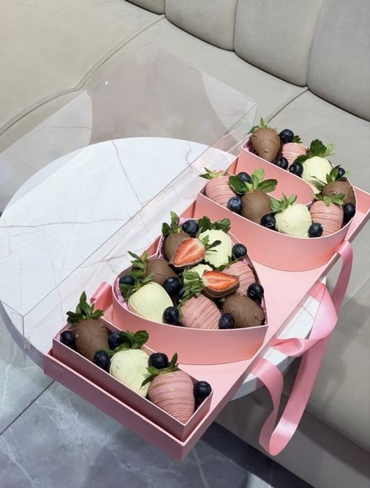 «Набор клубники в подарочной коробке»