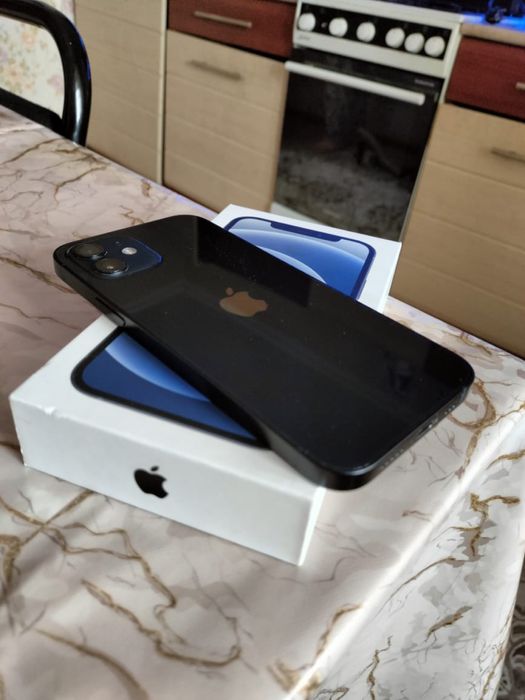 Продам айфон 12 в идеальном состоянии