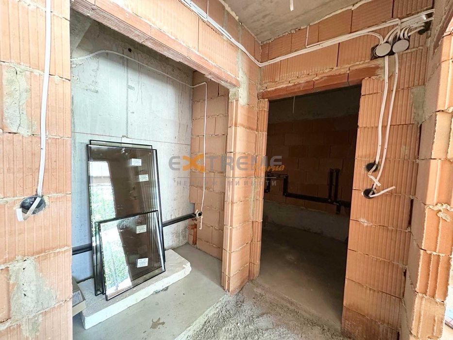 Продава се Двустаен апартамент в Варна, Възраждане 1 - 99 кв.м за 1364 €/кв.м - Снимка #4