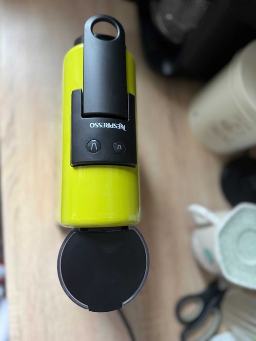 Aparat Cafea Essenza Mini D30 Verde si Aparat pentru spumă