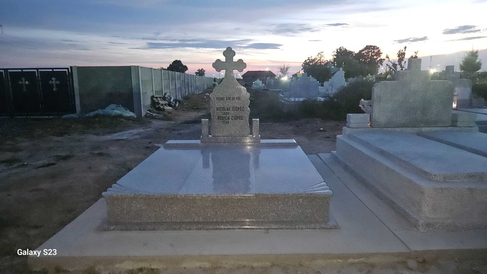 Monumente funerare granit, marmura si mozaic