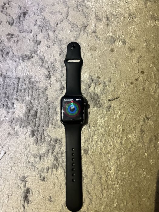 Apple Watch Series 3 и AirPods Pro 2