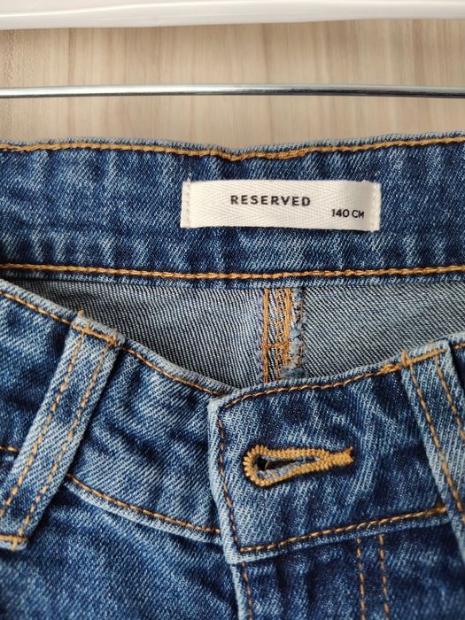 Blugi reserved nepurtati