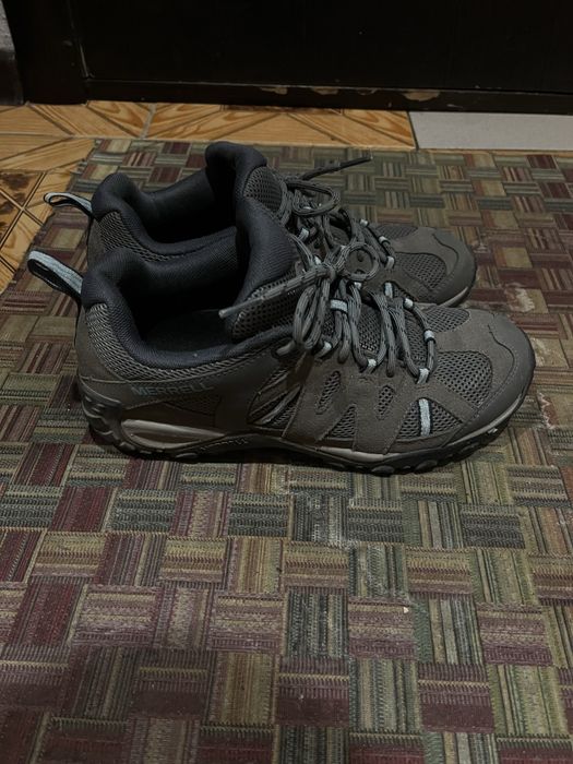 Продам обувь MERRELL