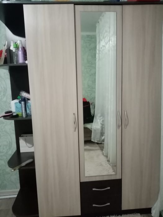 Шкаф плательный, с полками для одежды