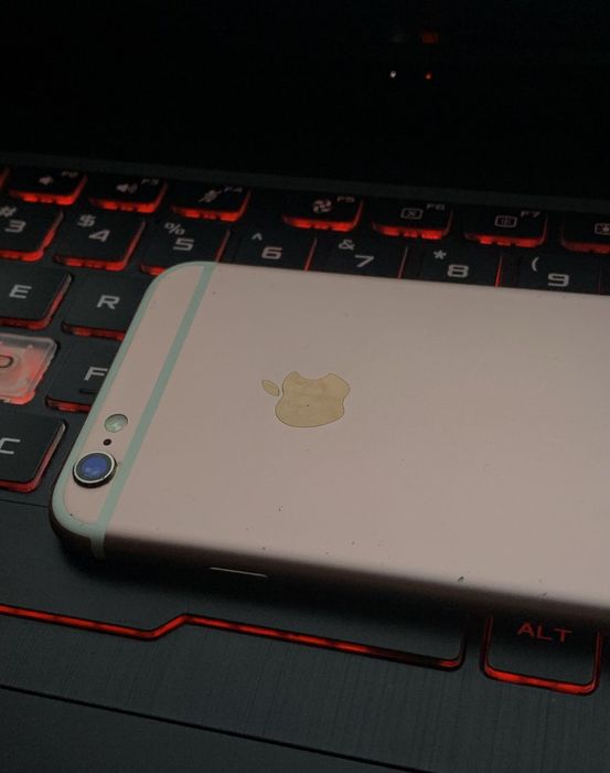 Iphone 6s. Hotira 16g