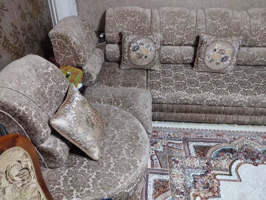 Диван спальный б/у