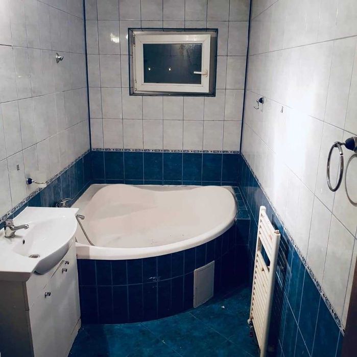 catam coleg/colega pentru 1 camera in ap 3 camere, strada posada 1