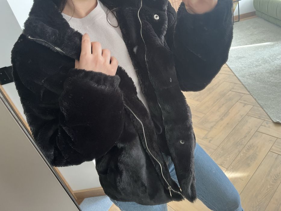 Черно късо палтенце