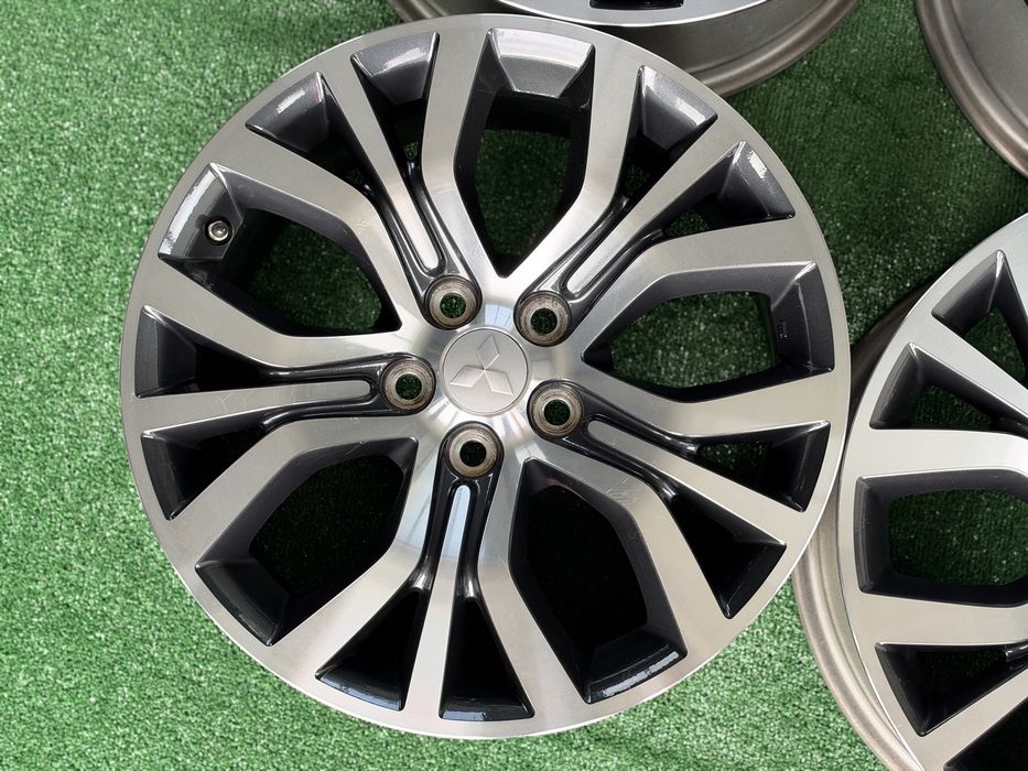 4бр. КАТО НОВИ 18” ОРИГИНАЛНИ Джанти 5х114.3 за -MITSUBISHI/HYUNDAI/KIA/MAZDA/Toyota- 7.0Jx18H2, ET38
