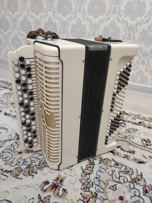 Баян белый заказной