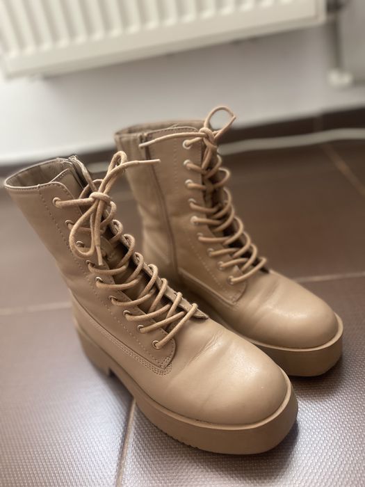 Bocanci piele M&S ,nr 37